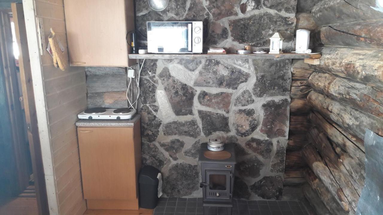 Cabin At Huskies Farm Inari Bagian luar foto